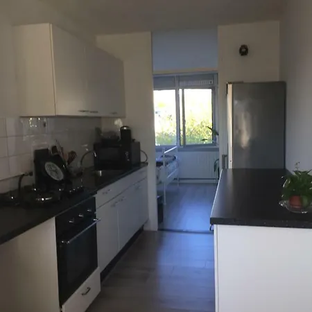 Sunny And Welcoming Appartment, Well Located Апартаменты