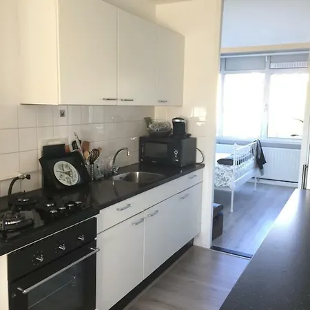 Sunny And Welcoming Appartment, Well Located Амстердам