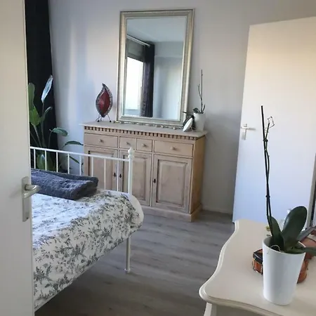 Sunny And Welcoming Appartment, Well Located Апартаменты